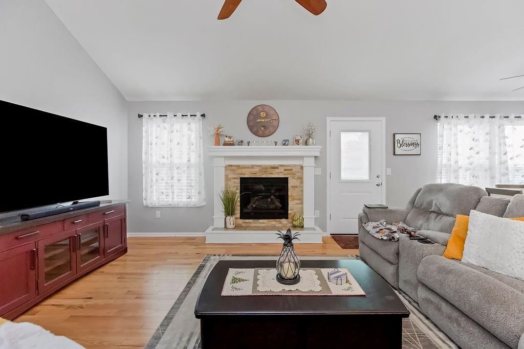 1012 Tamarisk Drive — photo 5