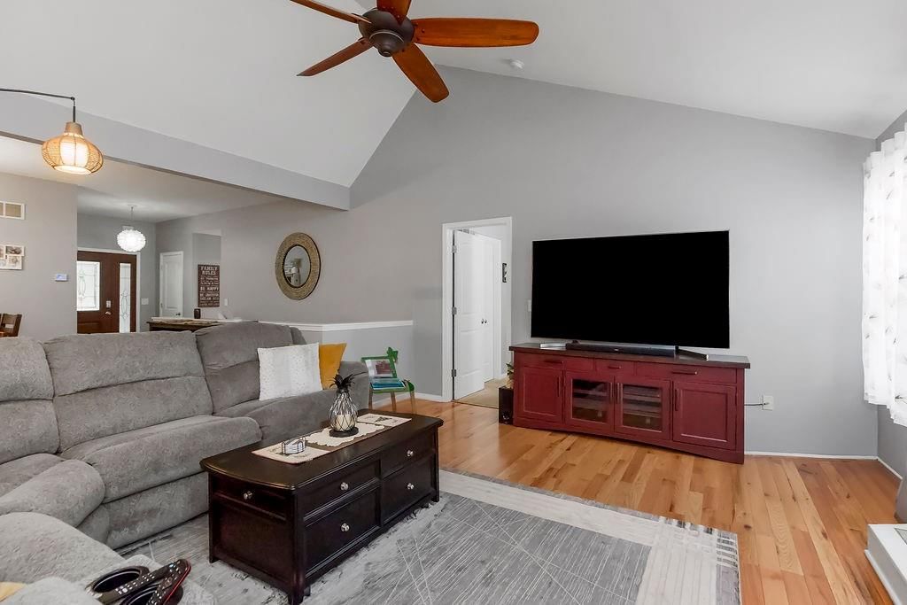 1012 Tamarisk Drive — photo 7