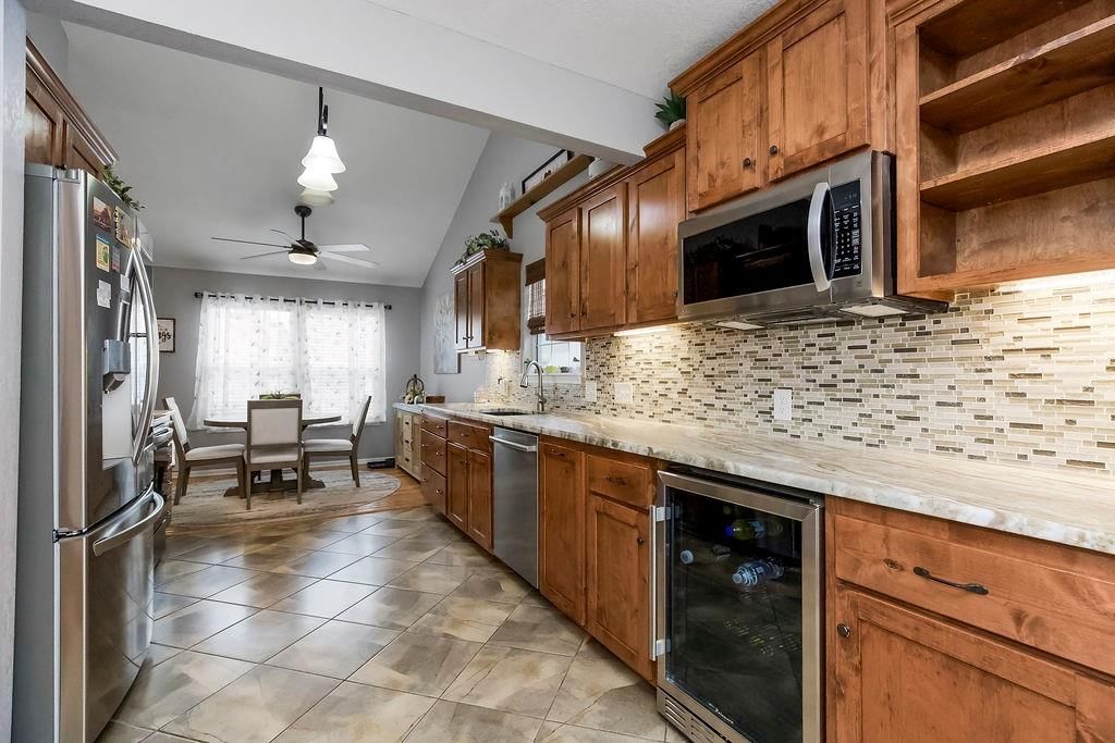 1012 Tamarisk Drive — photo 9