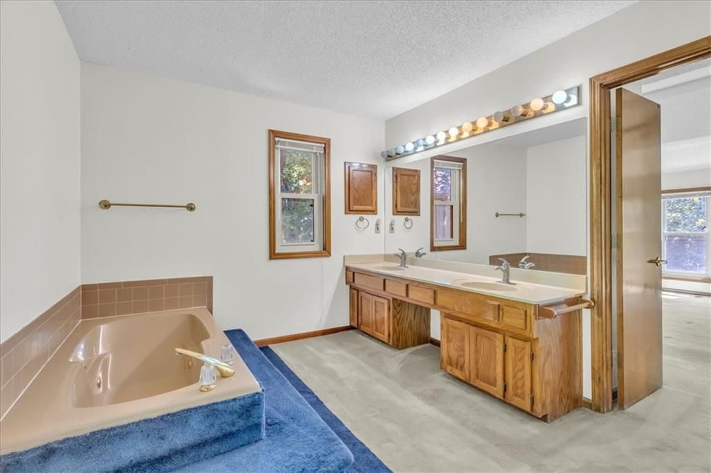 7421 N Wabash Avenue — photo 23