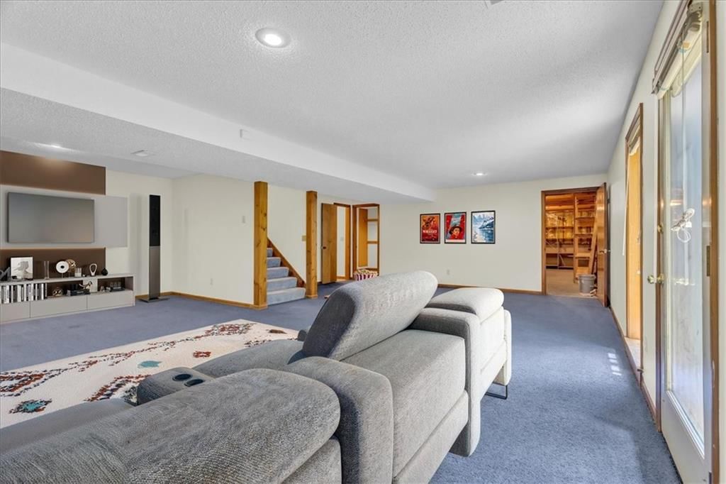 7421 N Wabash Avenue — photo 36