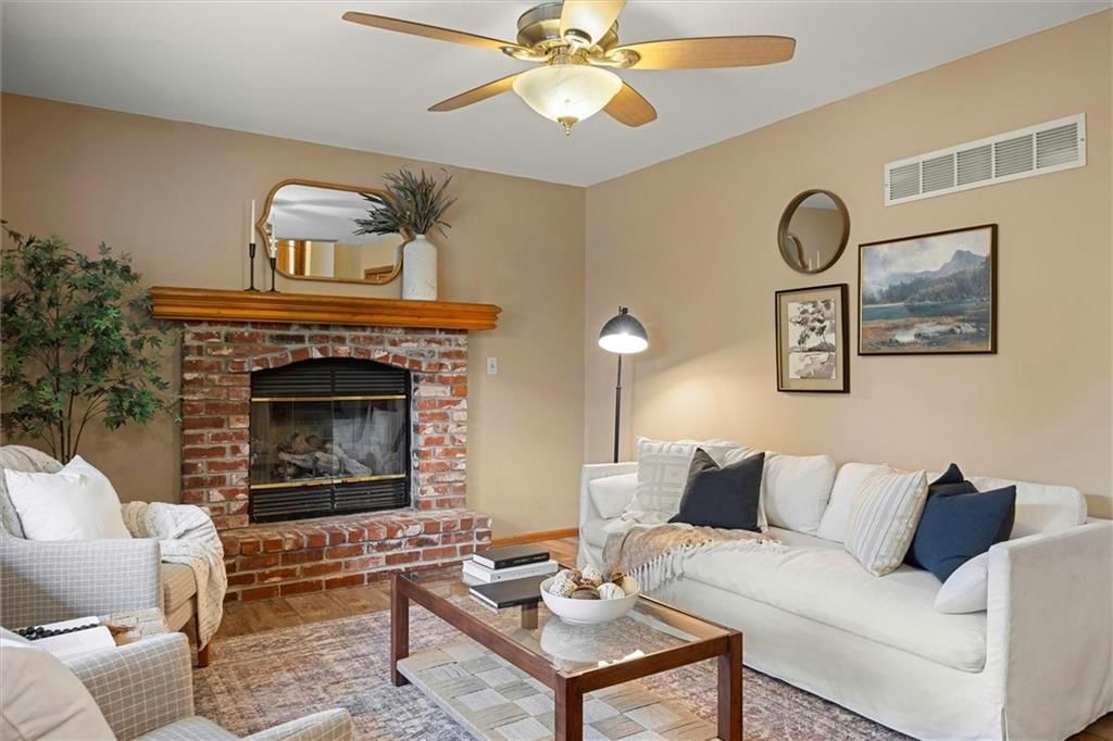 613 SE Bugle Court — photo 4