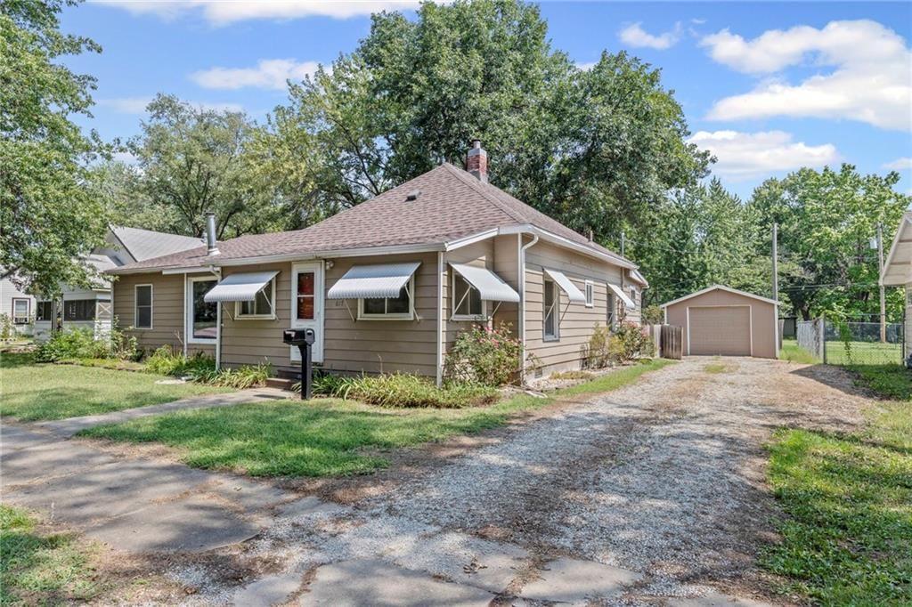 617 N Sycamore Street — photo 3