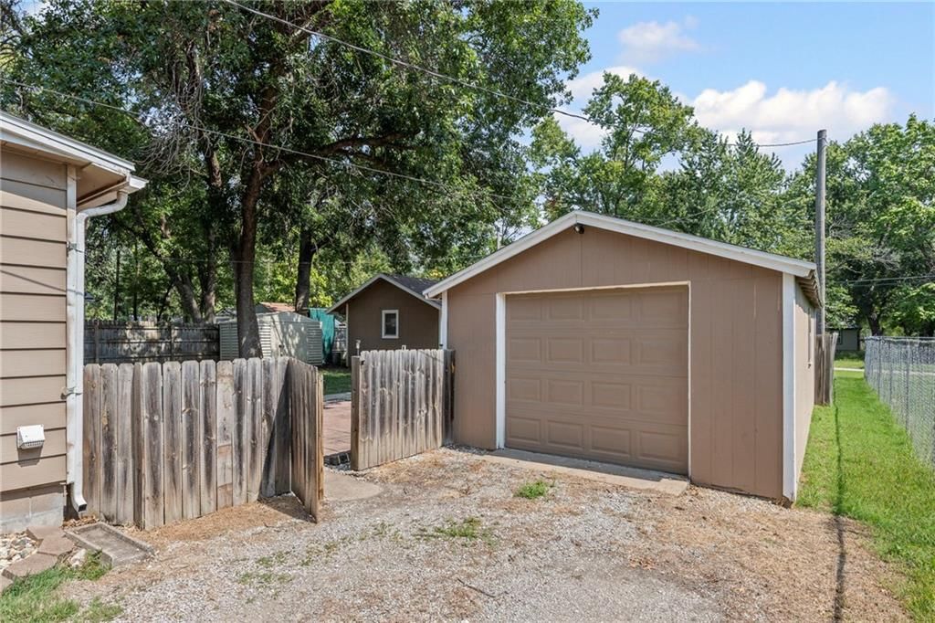 617 N Sycamore Street — photo 41