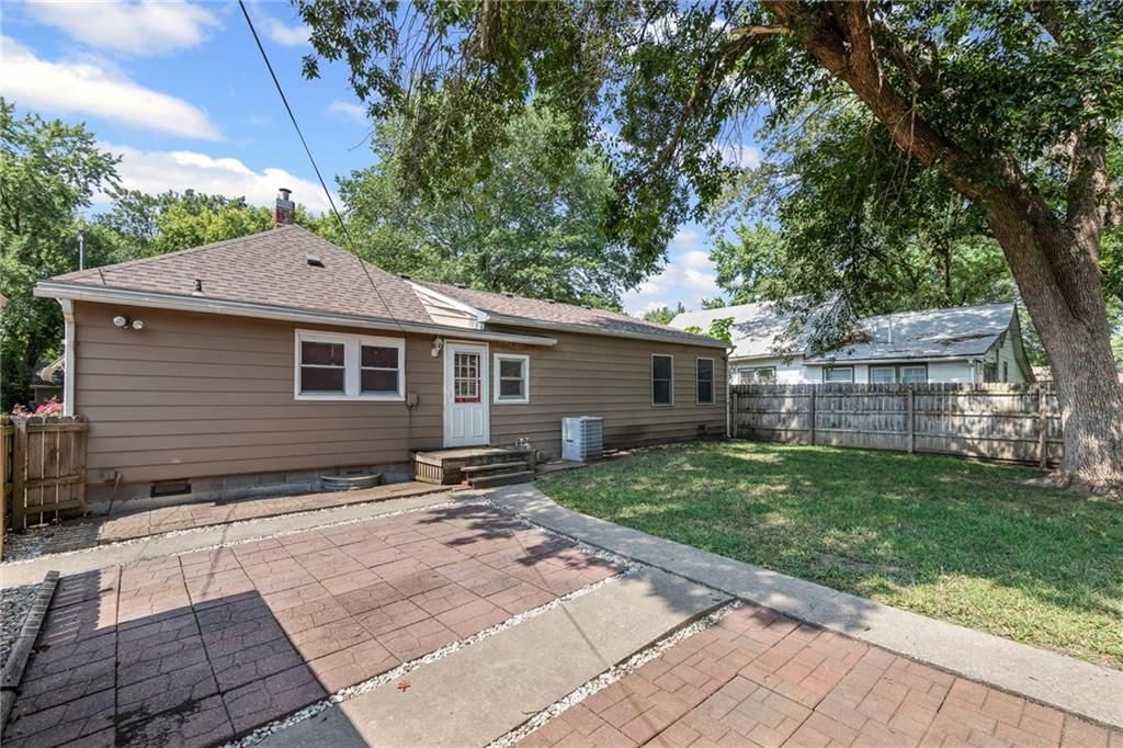 617 N Sycamore Street — photo 49