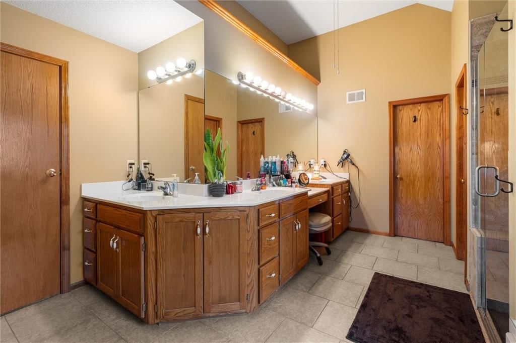1007 NW Long Drive — photo 13