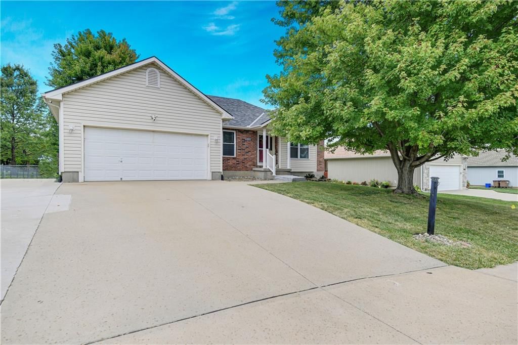 1108 Granada Drive, Raymore, MO