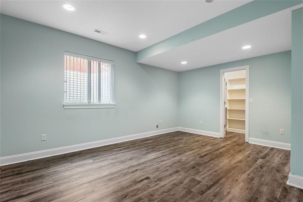 859 N Alder Street — photo 23