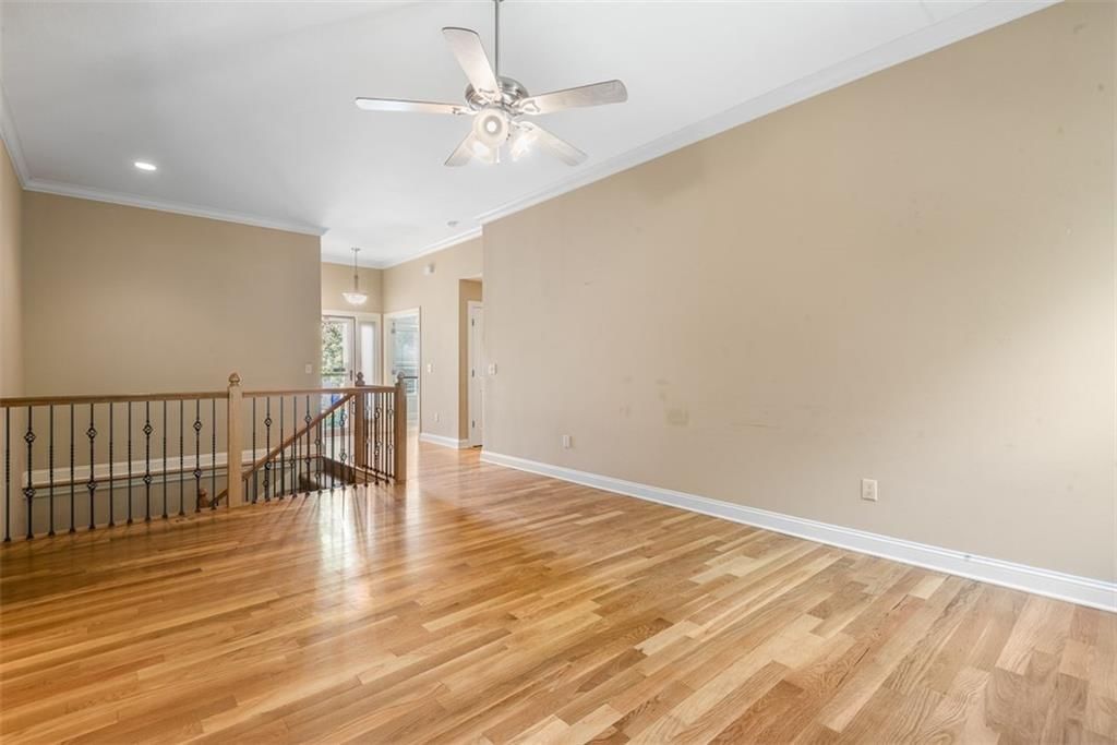 859 N Alder Street — photo 6