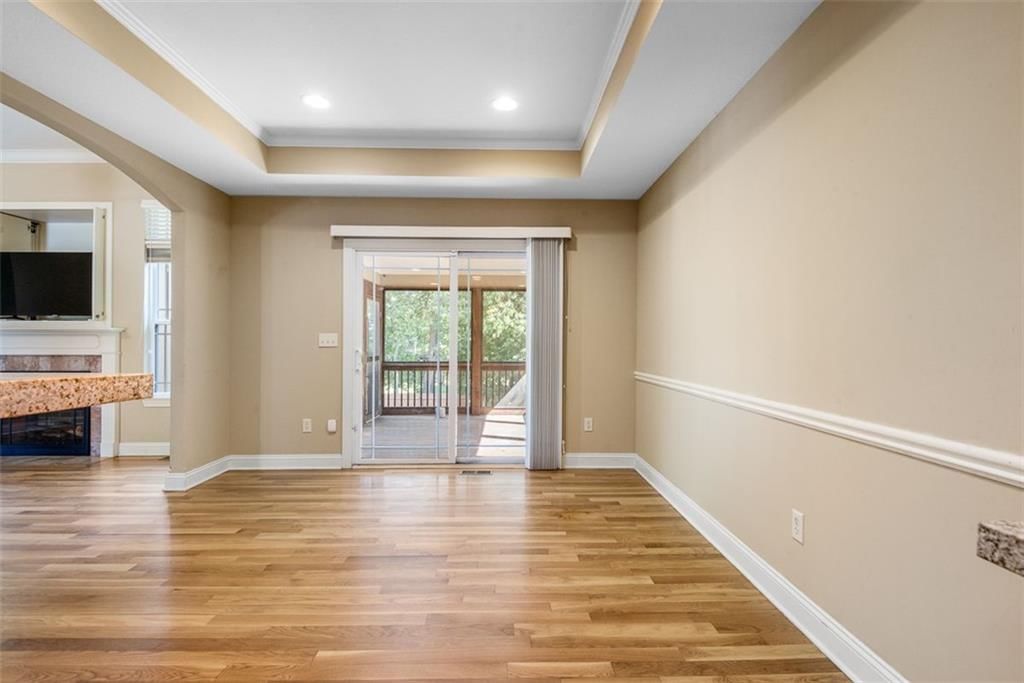 859 N Alder Street — photo 7