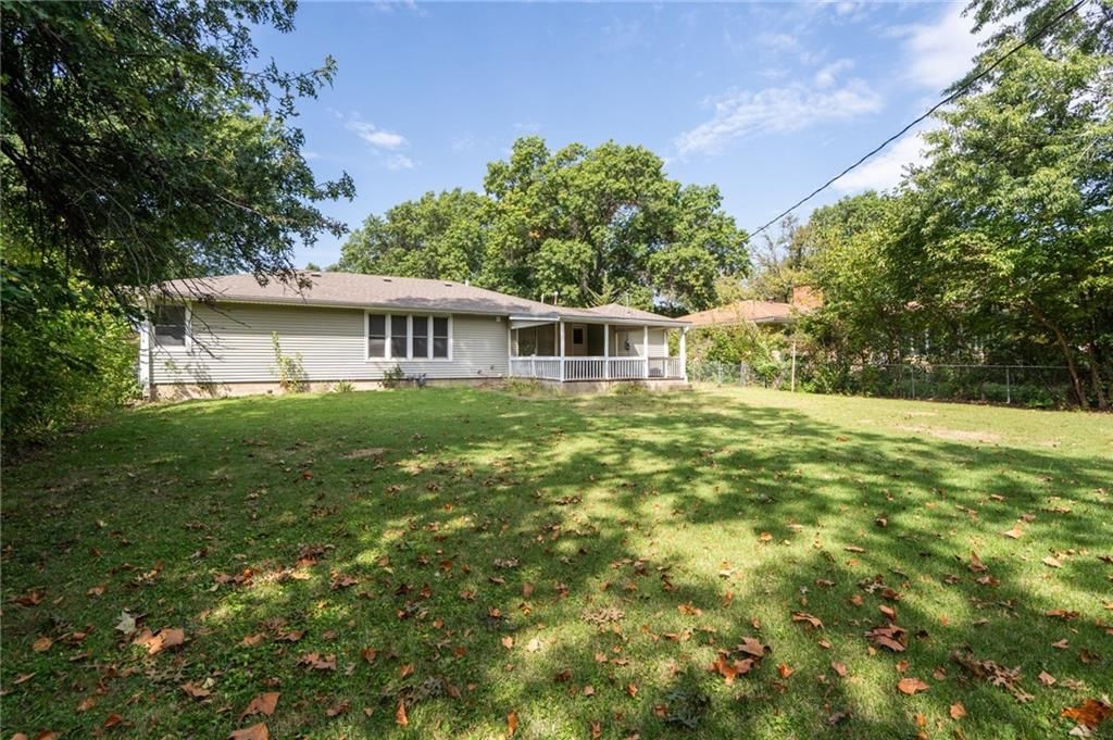 1431 S Hickory Street — photo 31