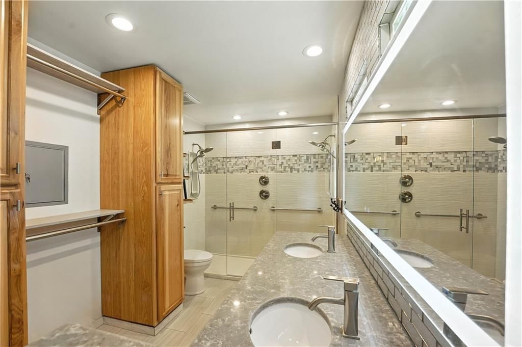 307 SE Westwind Drive — photo 13