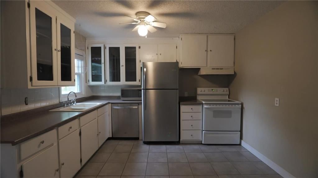 1012 E Fredrickson Drive — photo 5