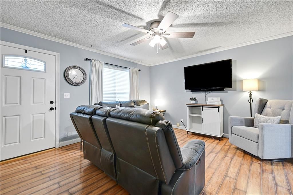 612 W Cumberland Drive — photo 8