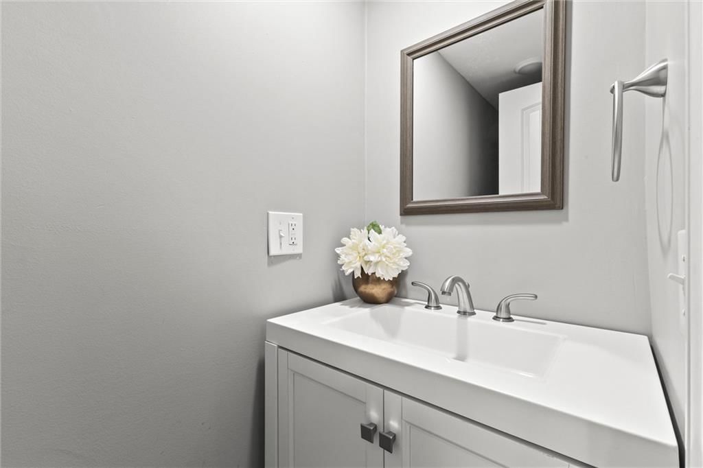 406 NE Keystone Drive — photo 27