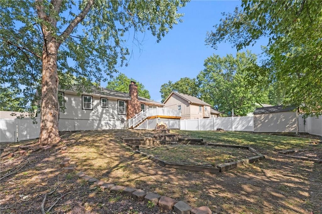 406 NE Keystone Drive — photo 30