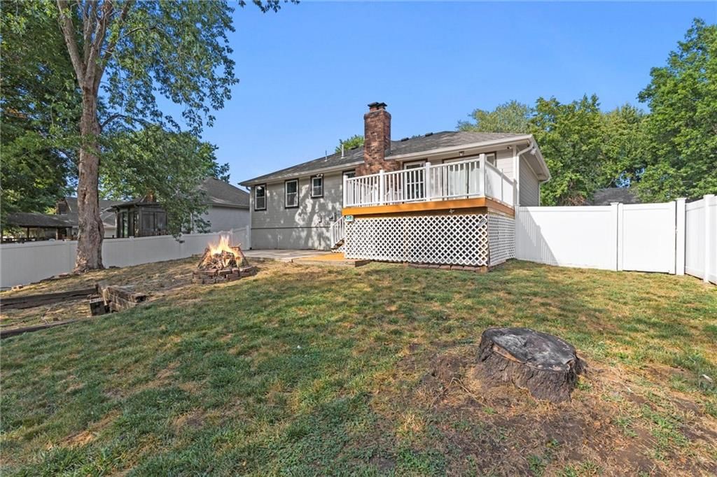 406 NE Keystone Drive — photo 32