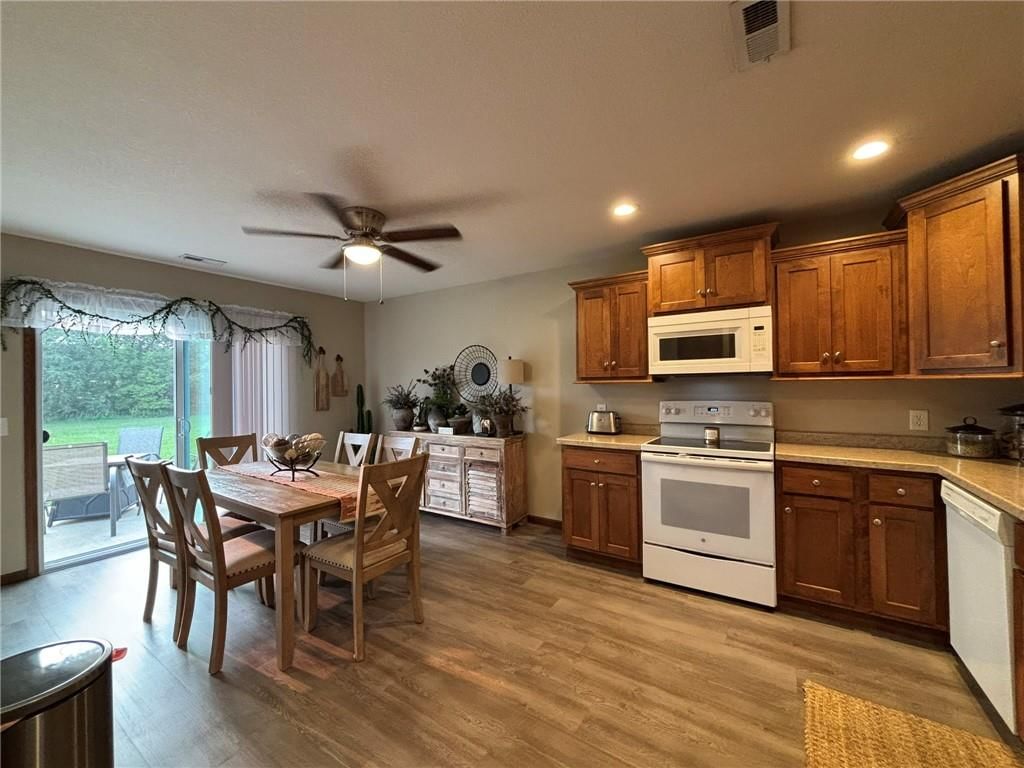 206 N Cypress Unit B Street — photo 12