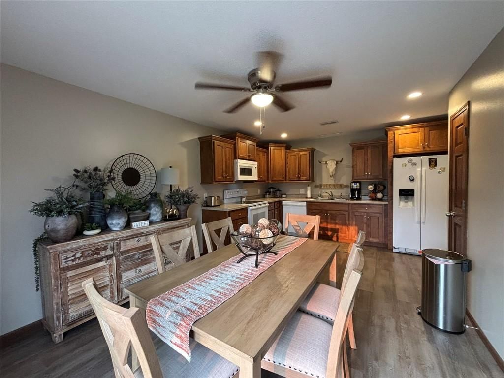 206 N Cypress Unit B Street — photo 15