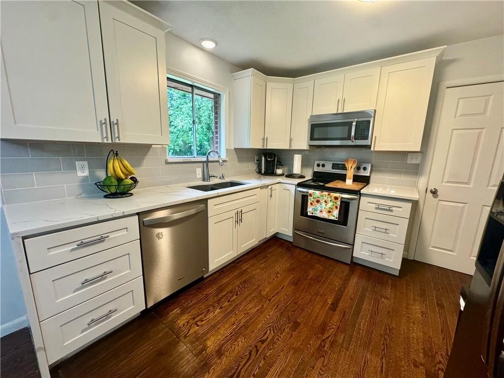 6515 Sears Drive — photo 8