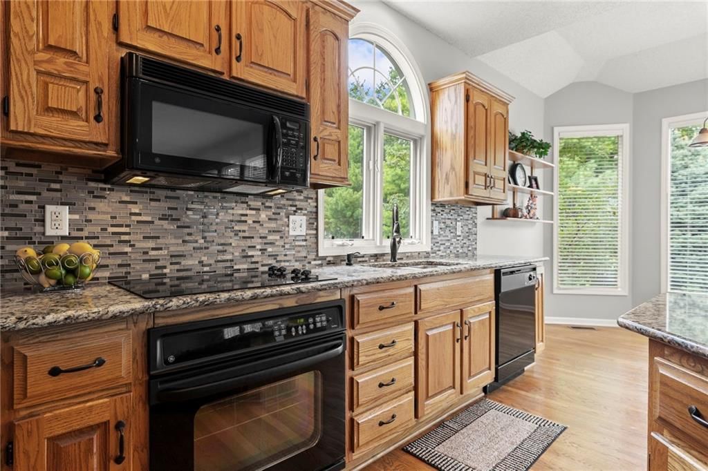 13915 Rosehill Lane — photo 9