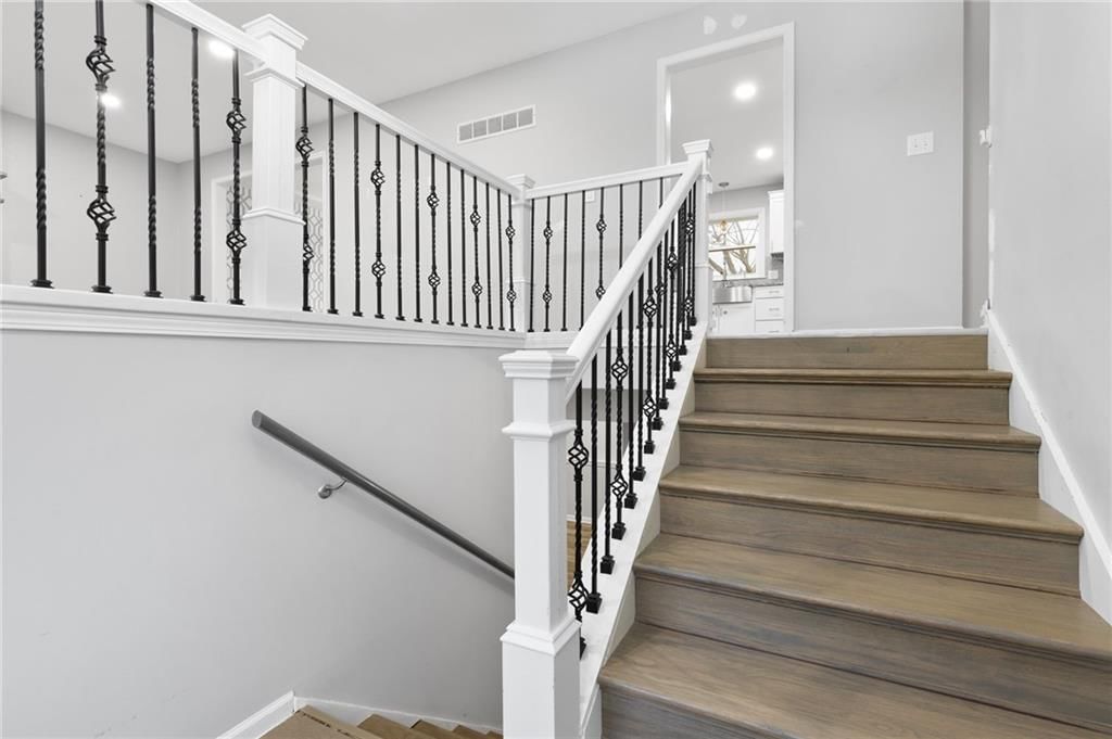 1406 Grandview Drive — photo 5