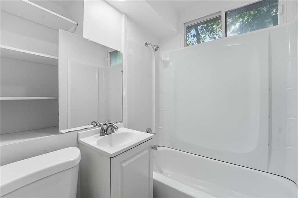 4617 N Troost Avenue — photo 11