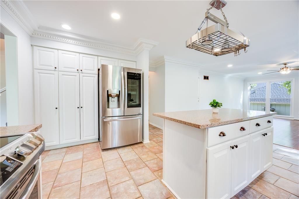 2204 Rodeo Drive — photo 14