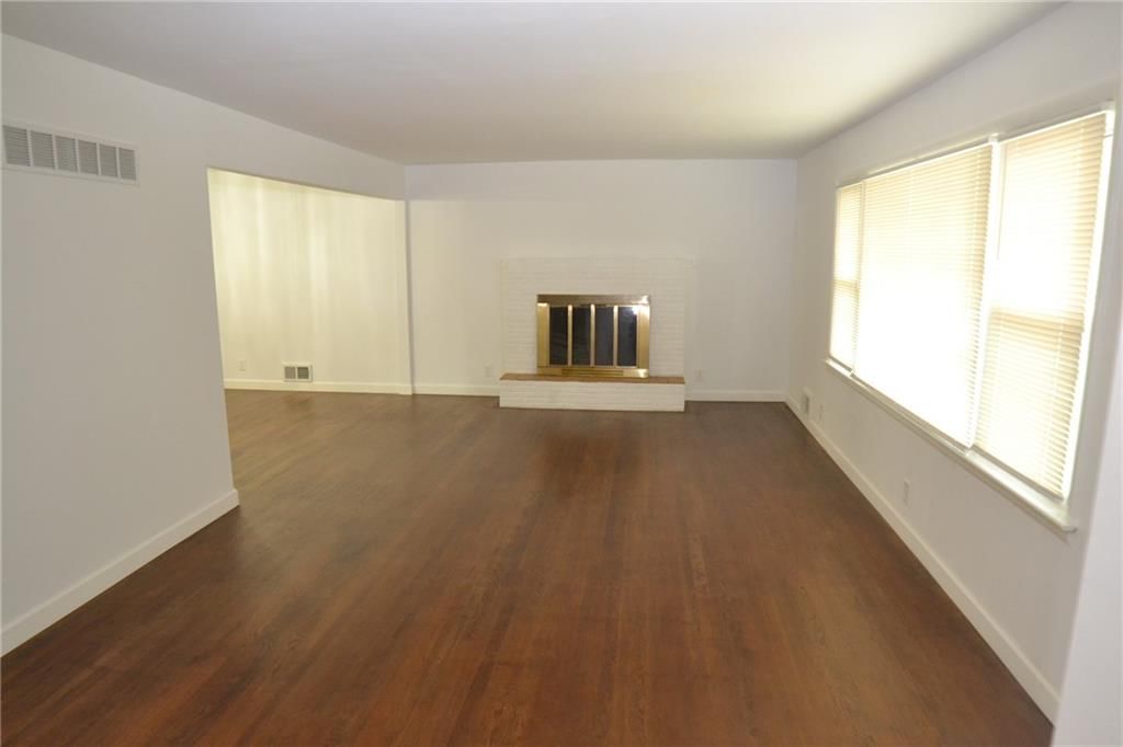 4608 N Agnes Avenue — photo 2