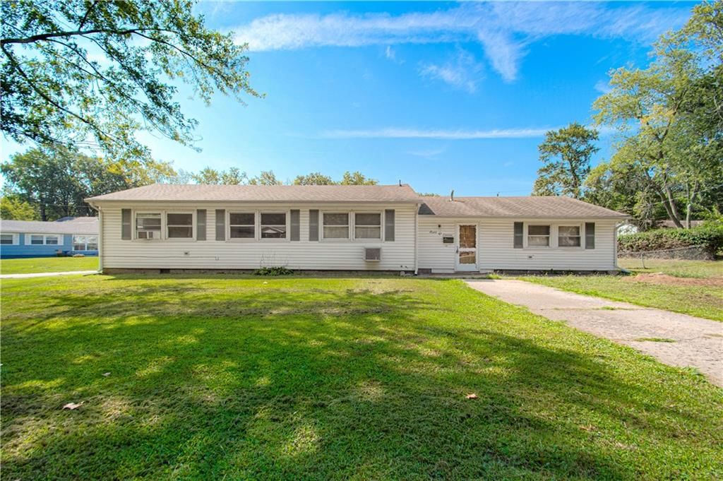 907 NE 61st Street, Kansas City, MO