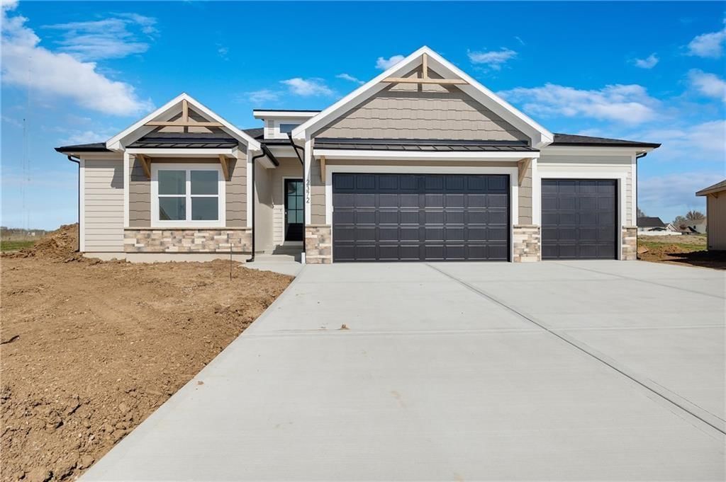 2369 NE Colonnade Avenue, Blue Springs, MO