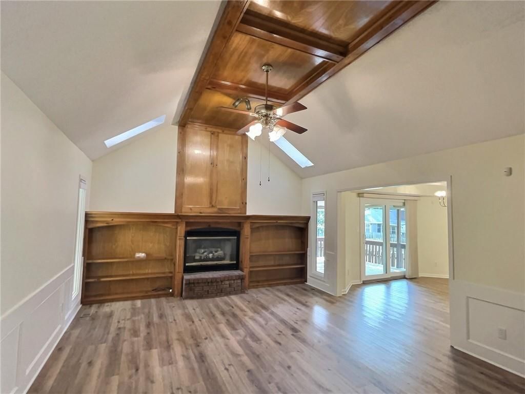 1121 NE Ridgeview Drive — photo 3