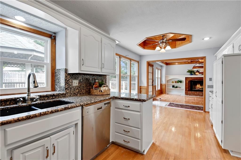 8346 Oakview Circle — photo 2