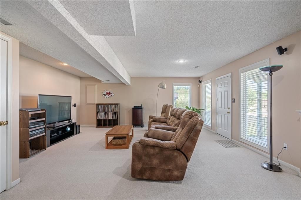 4524 Kingston Drive — photo 21