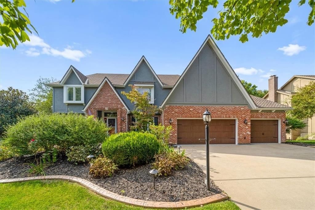 8618 W 138th Terrace, Overland Park, KS