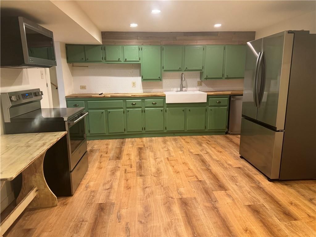 1203 College Street — photo 13