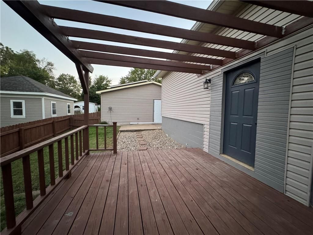 1203 College Street — photo 29