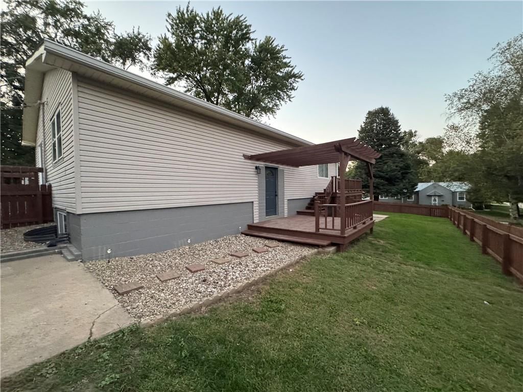 1203 College Street — photo 32