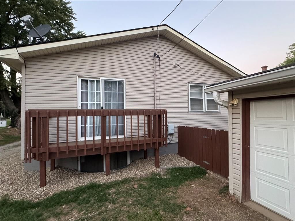 1203 College Street — photo 36