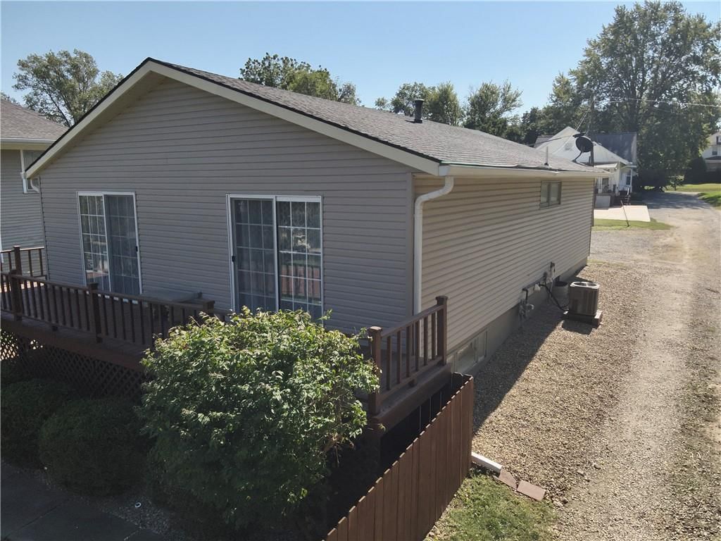 1203 College Street — photo 45