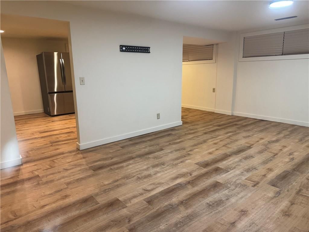 1203 College Street — photo 8