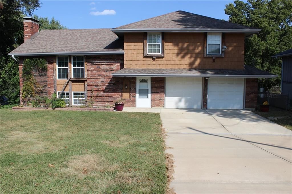 7539 Westridge Road, Raytown, MO