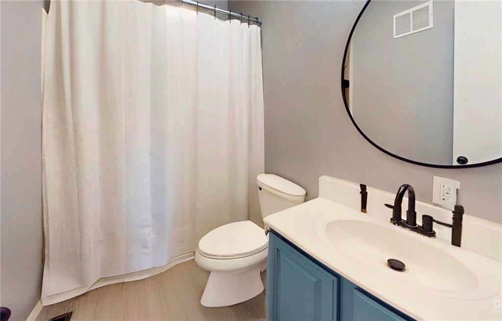704 W Burton Street — photo 8