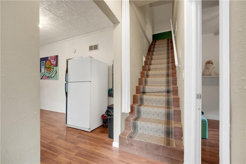1812 E 12th Street — photo 33