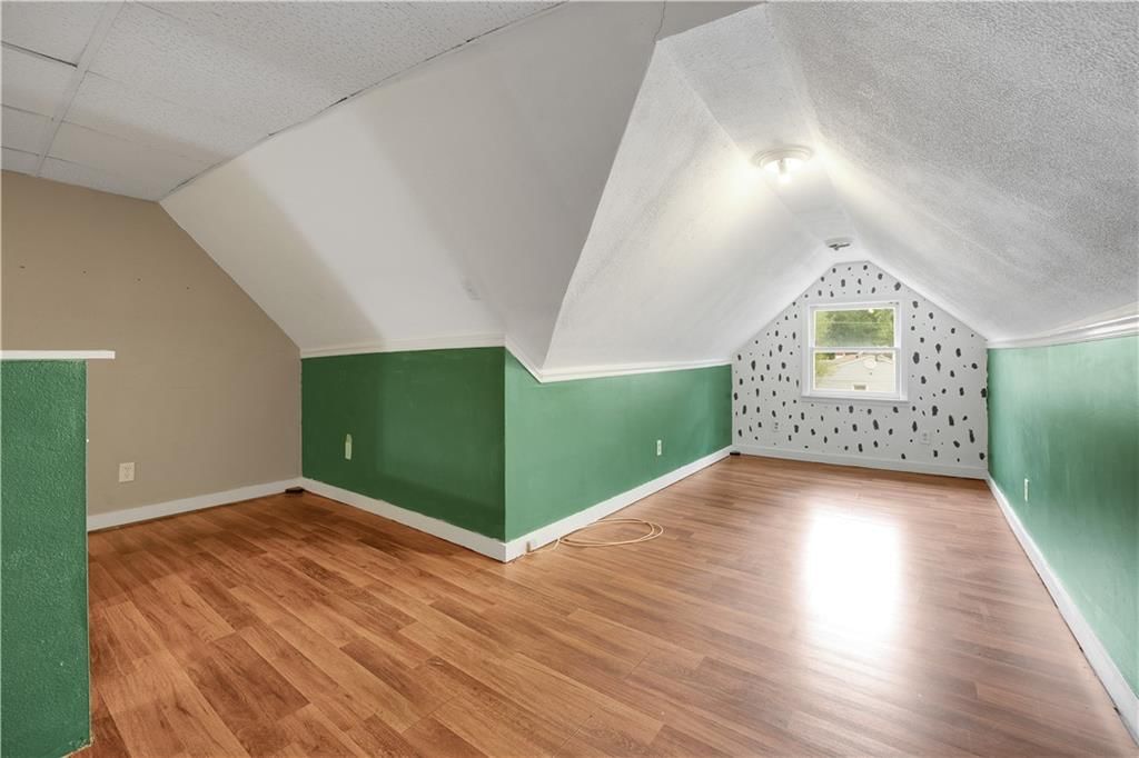 1812 E 12th Street — photo 36