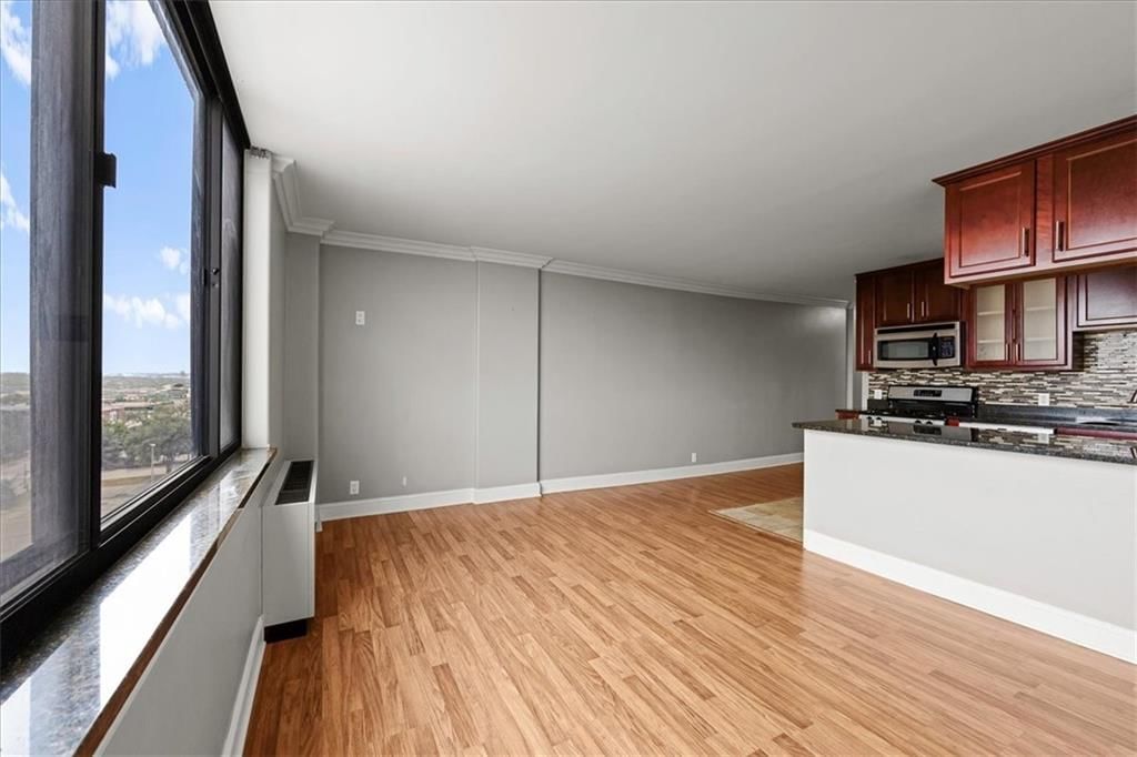 700 E 8th Street — photo 12