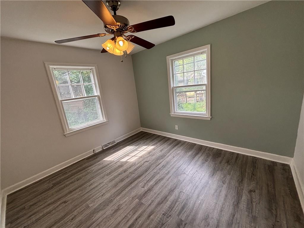 1325 W 29th Street — photo 9