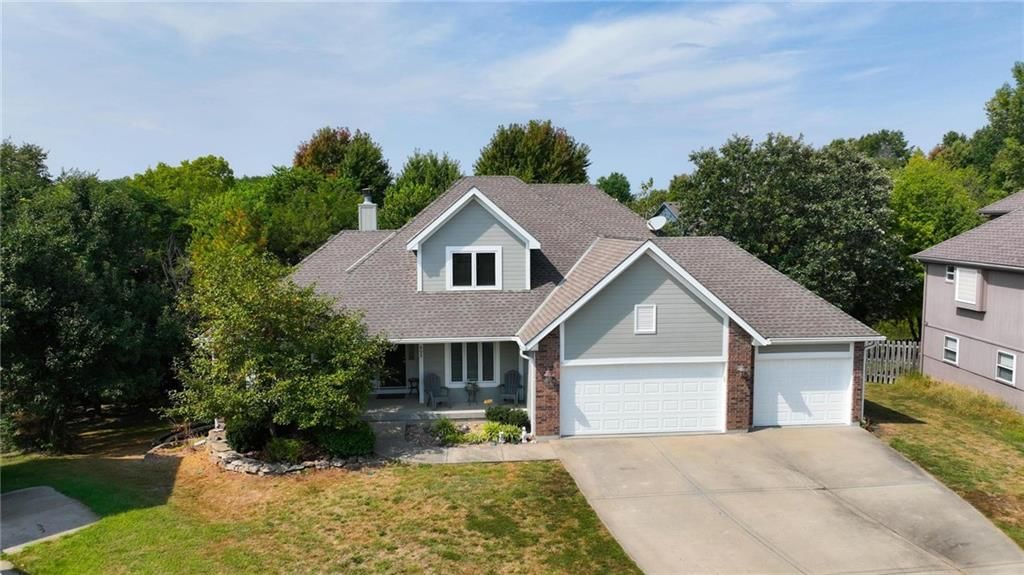 902 Aspen Drive, Smithville, MO