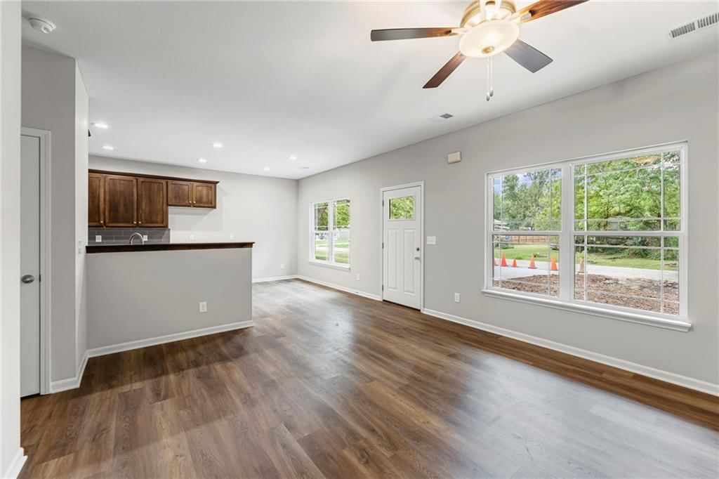 919 E Hamblin Street — photo 11