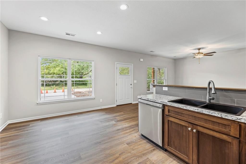 919 E Hamblin Street — photo 13